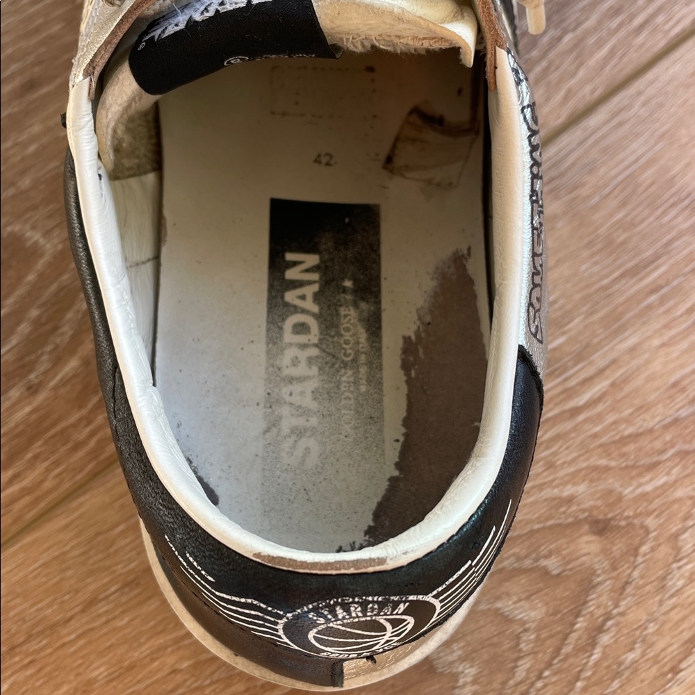 Golden Goose Stardan model—Cream and Black Distressed Sneakers. - Picture 5 of 16